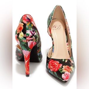 Black floral pumps 6.5